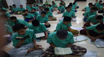 Qiroah Al Qur an di masjid setiap selesai Sholat Fardhu
